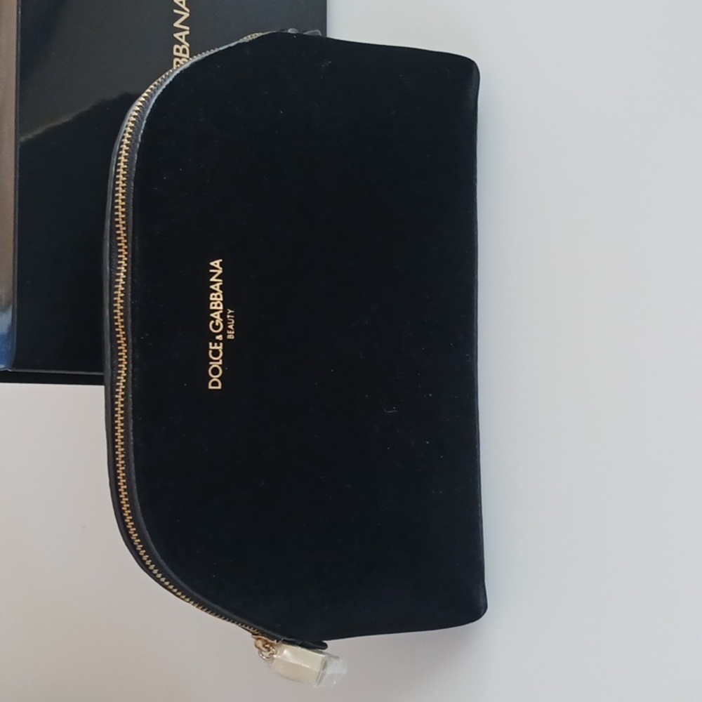 NWOT Dolce & Gabbana Cosmetic Bag - Picture 2 of 9
